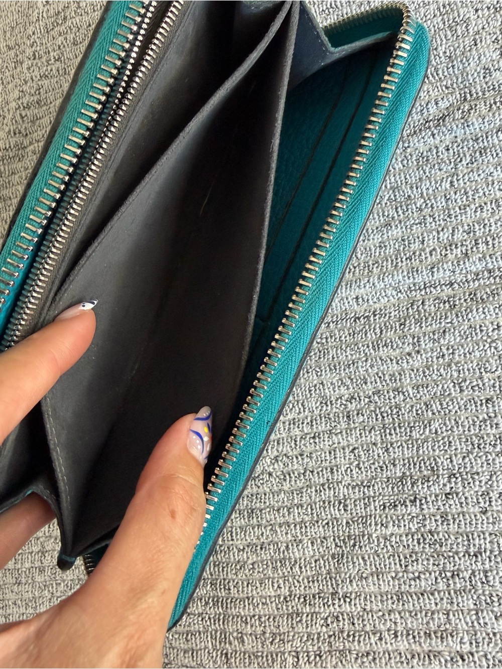 Fendi Selleria Roman Leather Large Zip around wallet. Teal/Peacock Blue - Picture 15 of 15